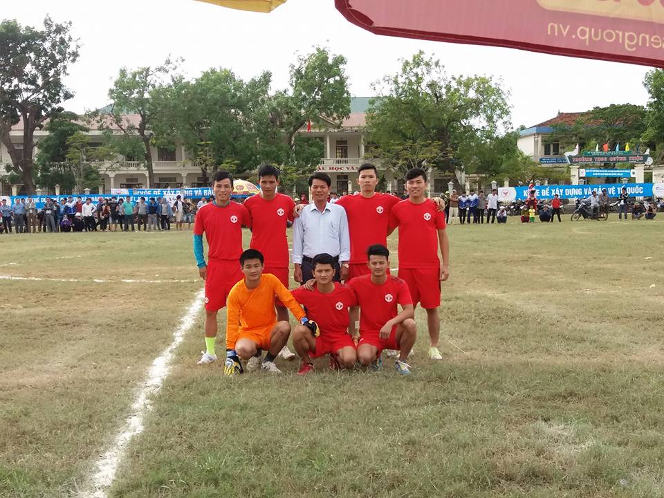 Đội bóng nam Quỳnh Trang đạt Huy chương Vàng tại Đại hội TDTT thị xã Hoàng Mai năm 2017